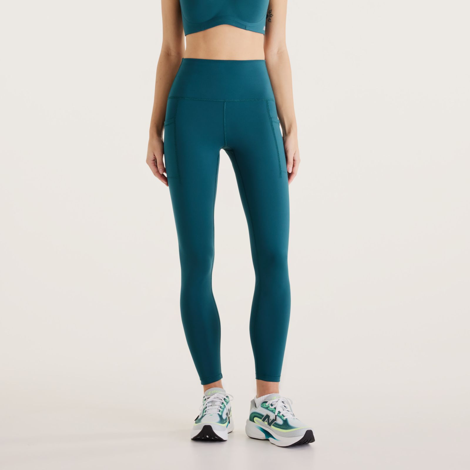 New Balance Calza NB Sleek Pocket High Rise Legging 25" WP51268, Medusa Green, swatch