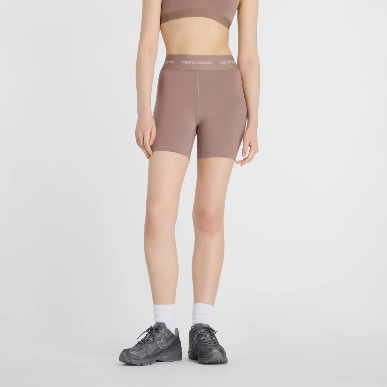 Calza corta NB Sleek High Rise Sport Short 5" WS51182