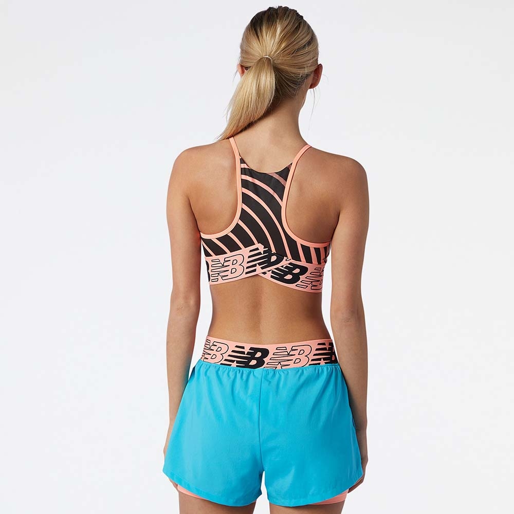 Megan usa talla S y mide 177cm | Pecho 84cm | Cintura 69cm | Cadera 94cm