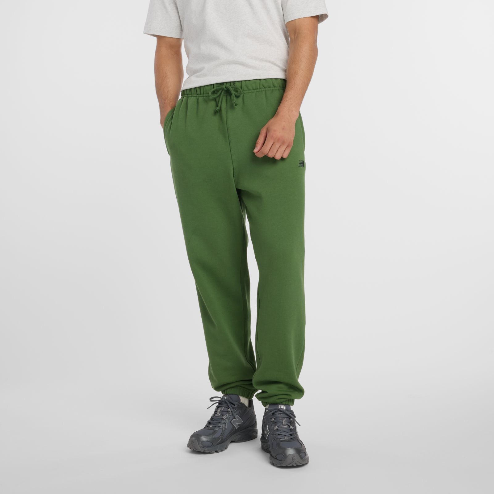 New Balance Pantal&oacute;n Athletics French Terry Jogger MP41508 M, Dark Alpine Green, swatch