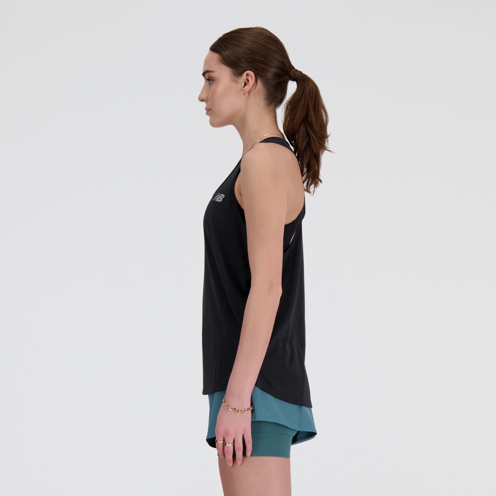 Tess usa talla S y mide 174cm |Pecho 80cm |Cintura 65.5cm |Cadera 88cm