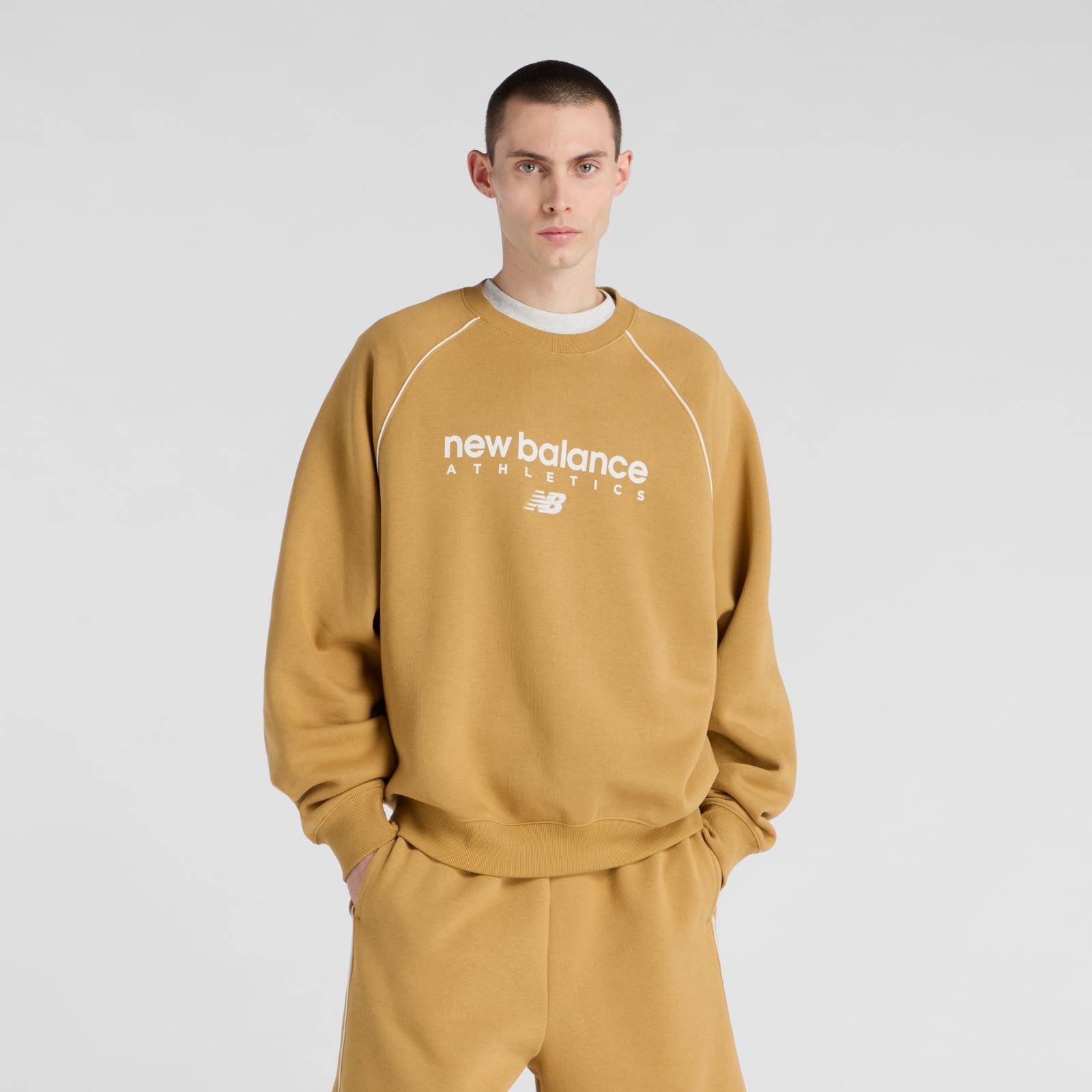 New Balance Buzo Trackside Fleece Crew MT61U4JO, Stucco, swatch