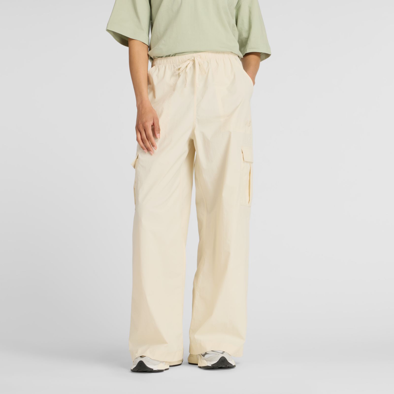 New Balance Pantal&oacute;n Woven Cargo WP53504, Linen, swatch