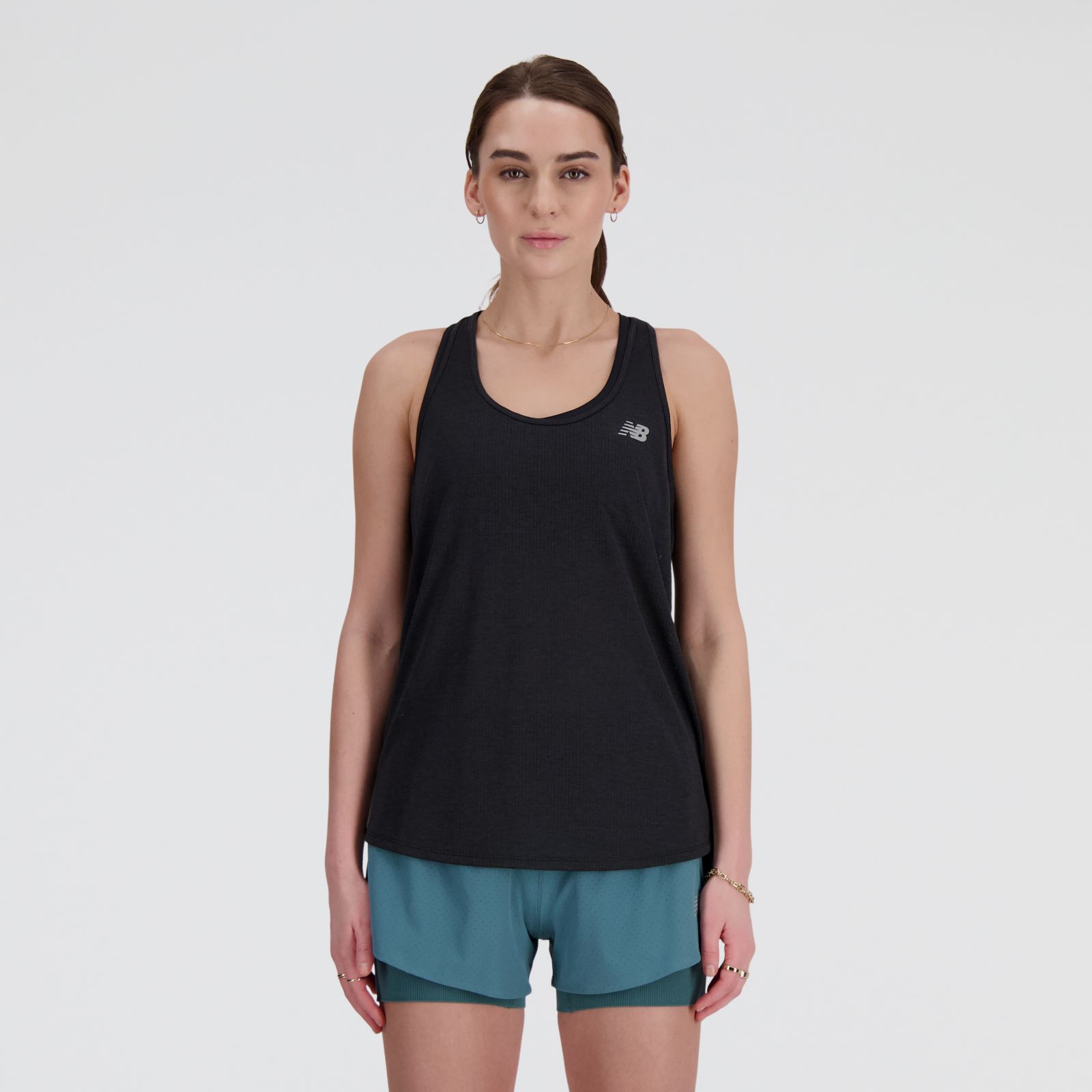 Tess usa talla S y mide 174cm |Pecho 80cm |Cintura 65.5cm |Cadera 88cm