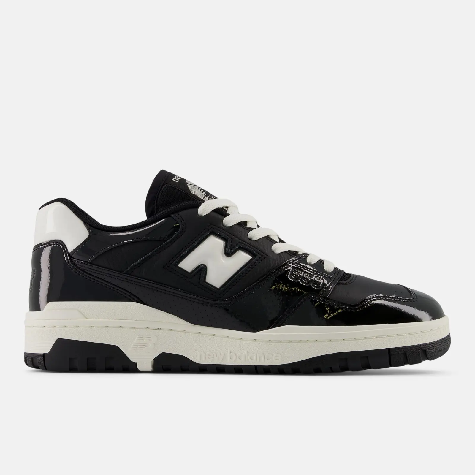 New Balance 550, black/white, swatch