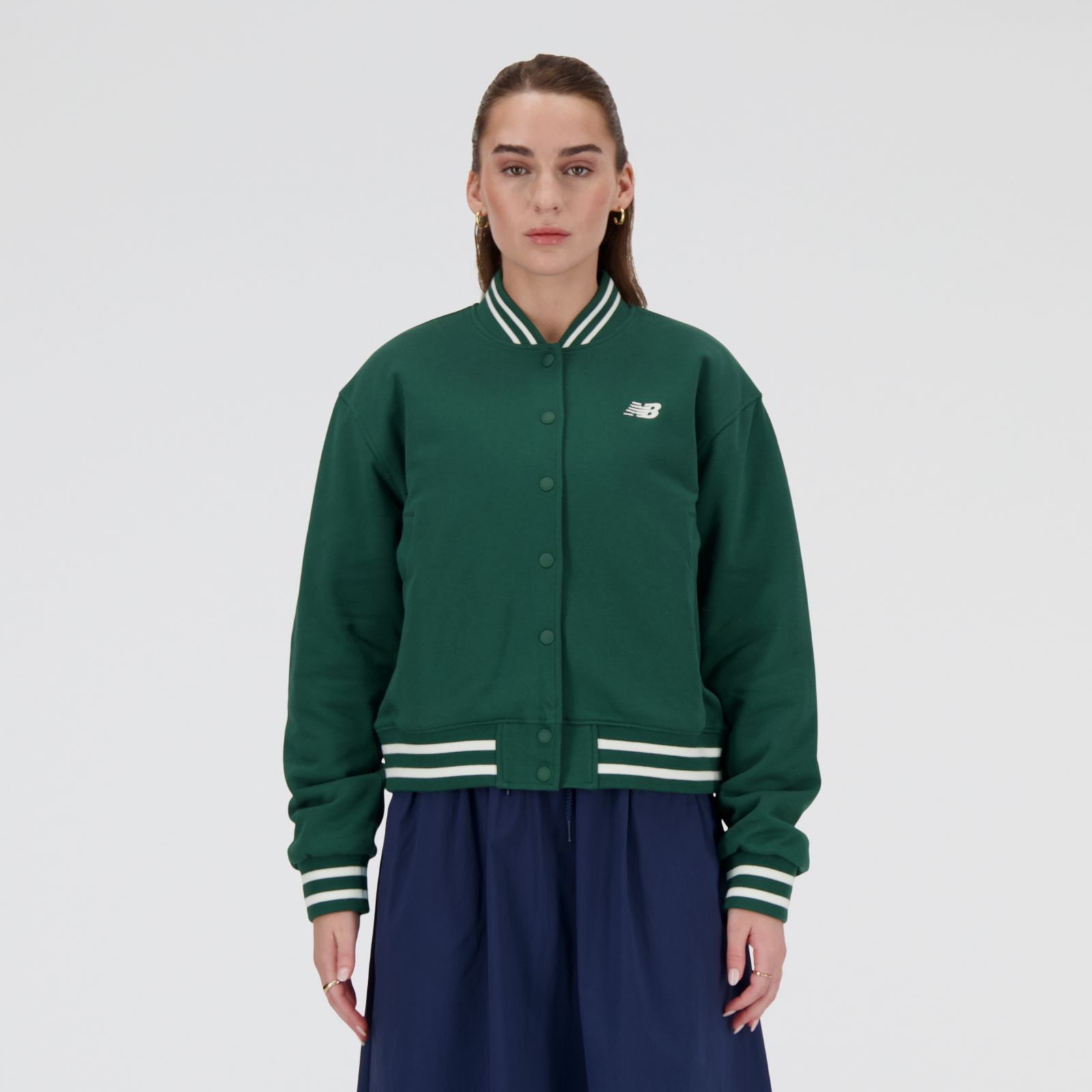 Tess usa talla S y mide 174cm | Pecho 80cm | Cintura 65.5cm | Cadera 88cm