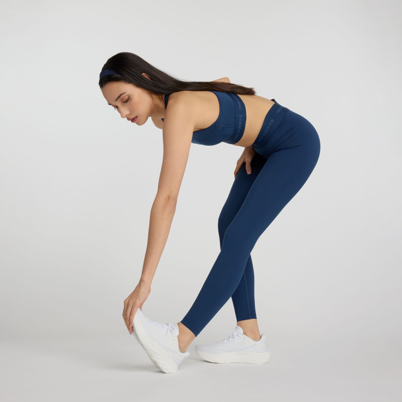 New Balance Calza Sleek High Rise Sport Legging 25" WP41177, Navy, swatch