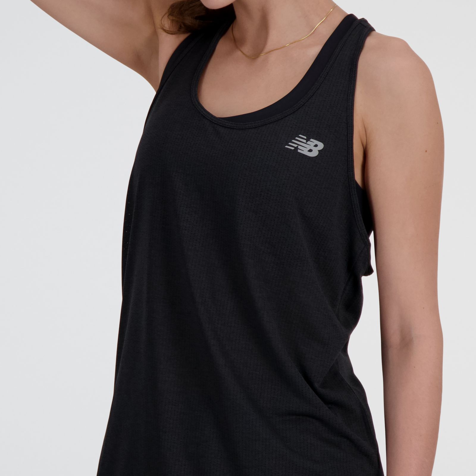 Tess usa talla S y mide 174cm |Pecho 80cm |Cintura 65.5cm |Cadera 88cm