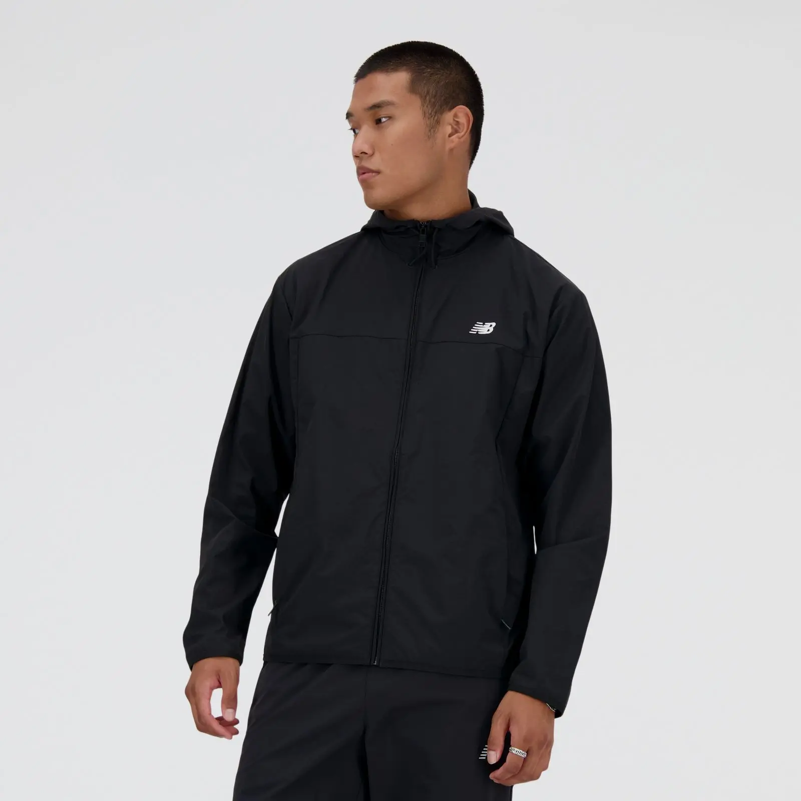 New Balance Campera Athletics Woven Jacket MJ41506, Negro, swatch