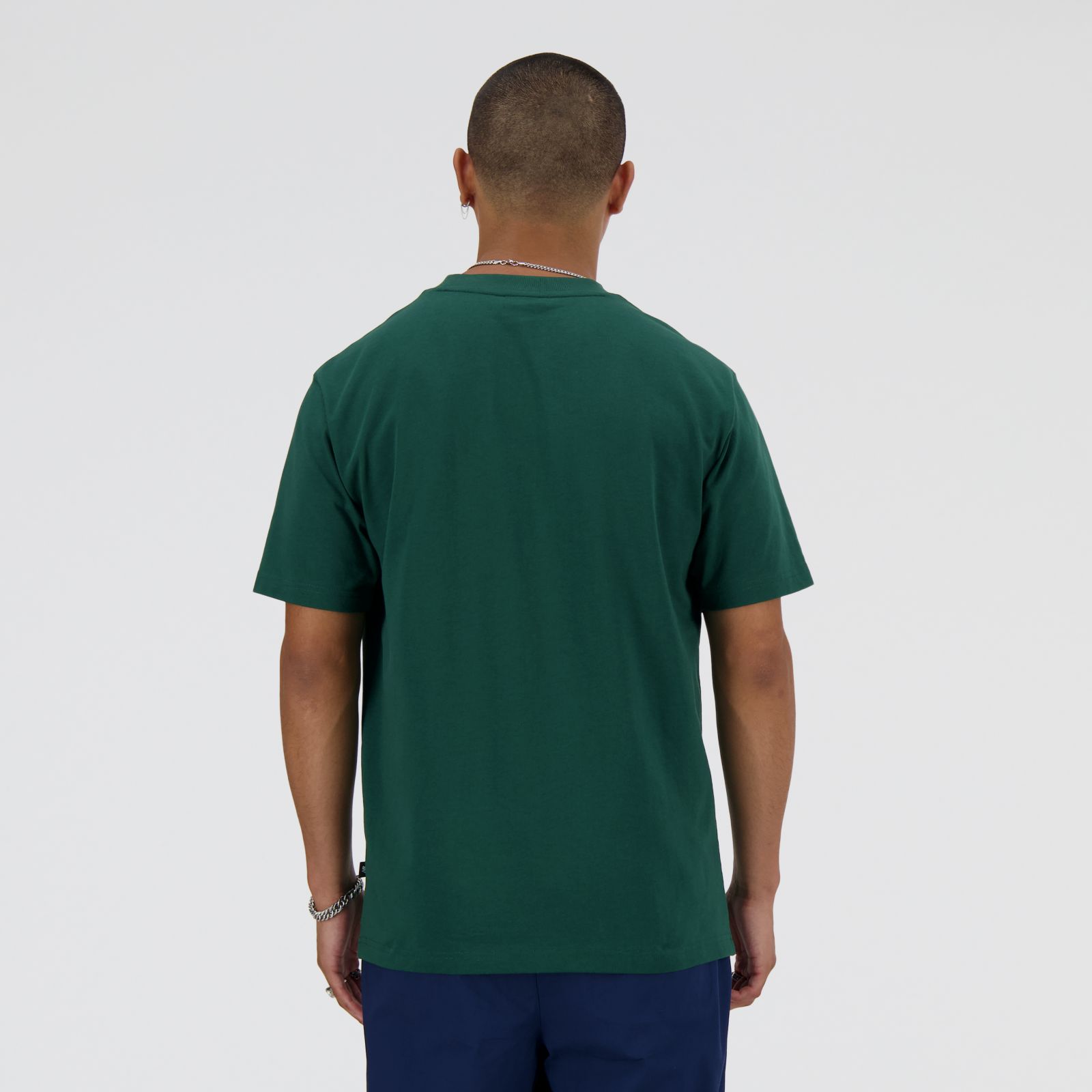 Ngawang usa talle M y mide 187cm |Pecho 100.3cm| Cintura 83.8cm |Cadera 101.6cm