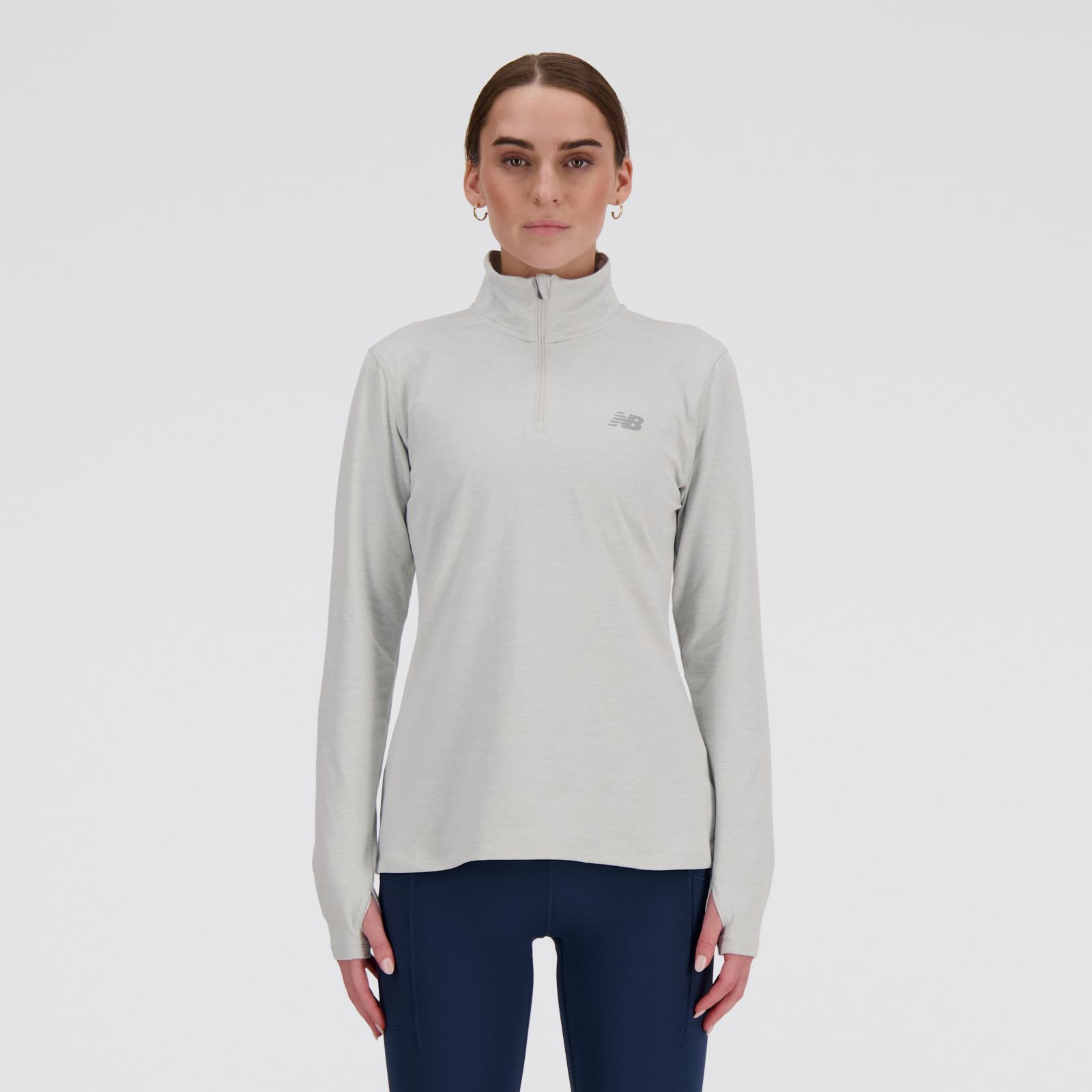Tess usa talla S y mide 174cm | Pecho 80cm | Cintura 65.5cm | Cadera 88cm  