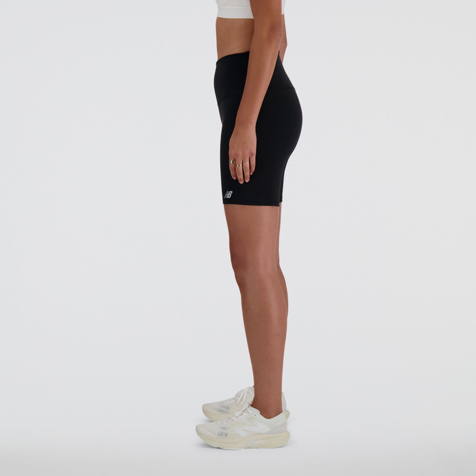 Jillian usa talle S y mide 173cm | Pecho: 85cm | Cintura: 67.5cm | Cadera: 95.25cm