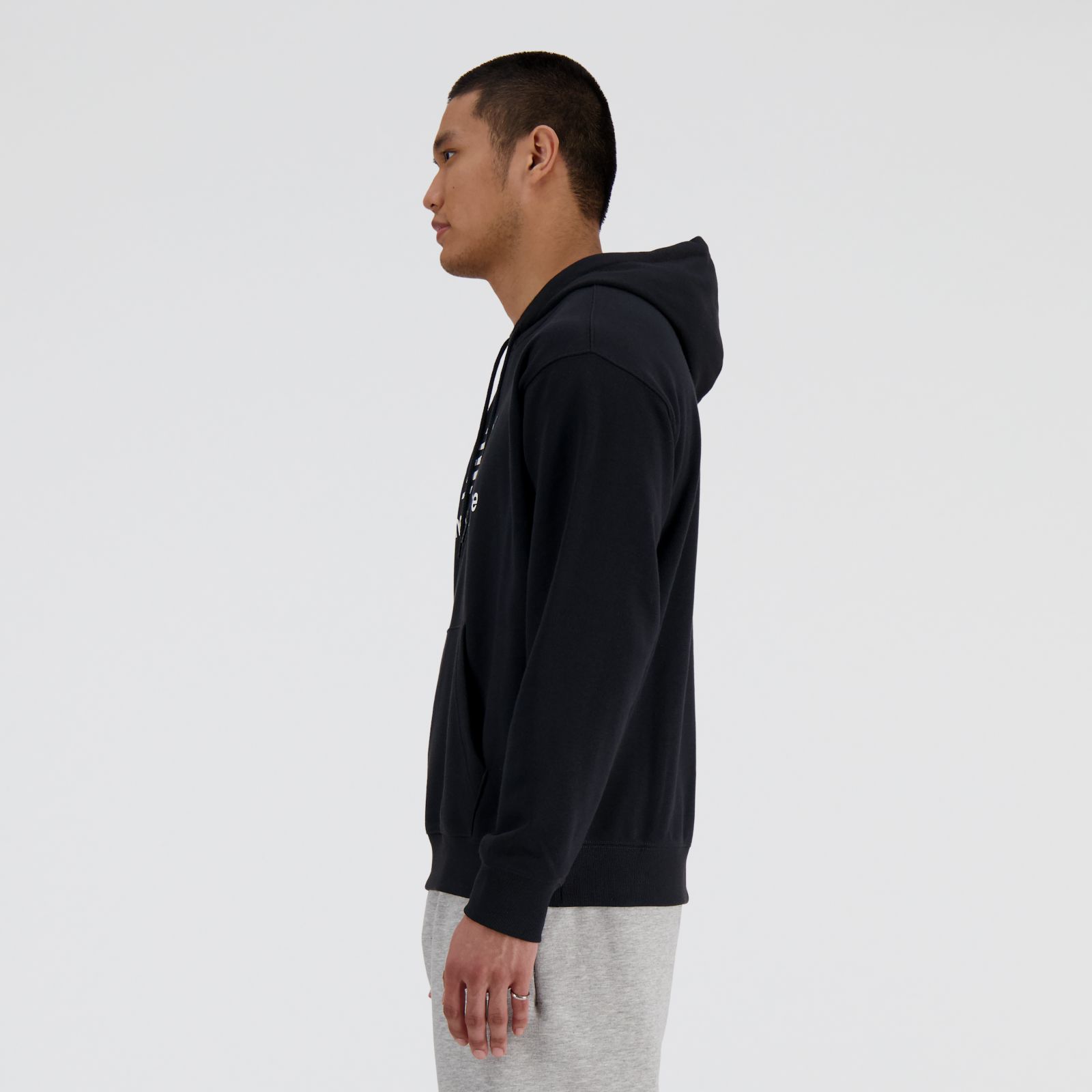 Ngawang usa talle M y mide 187cm |Pecho 100.3cm| Cintura 83.8cm |Cadera 101.6cm