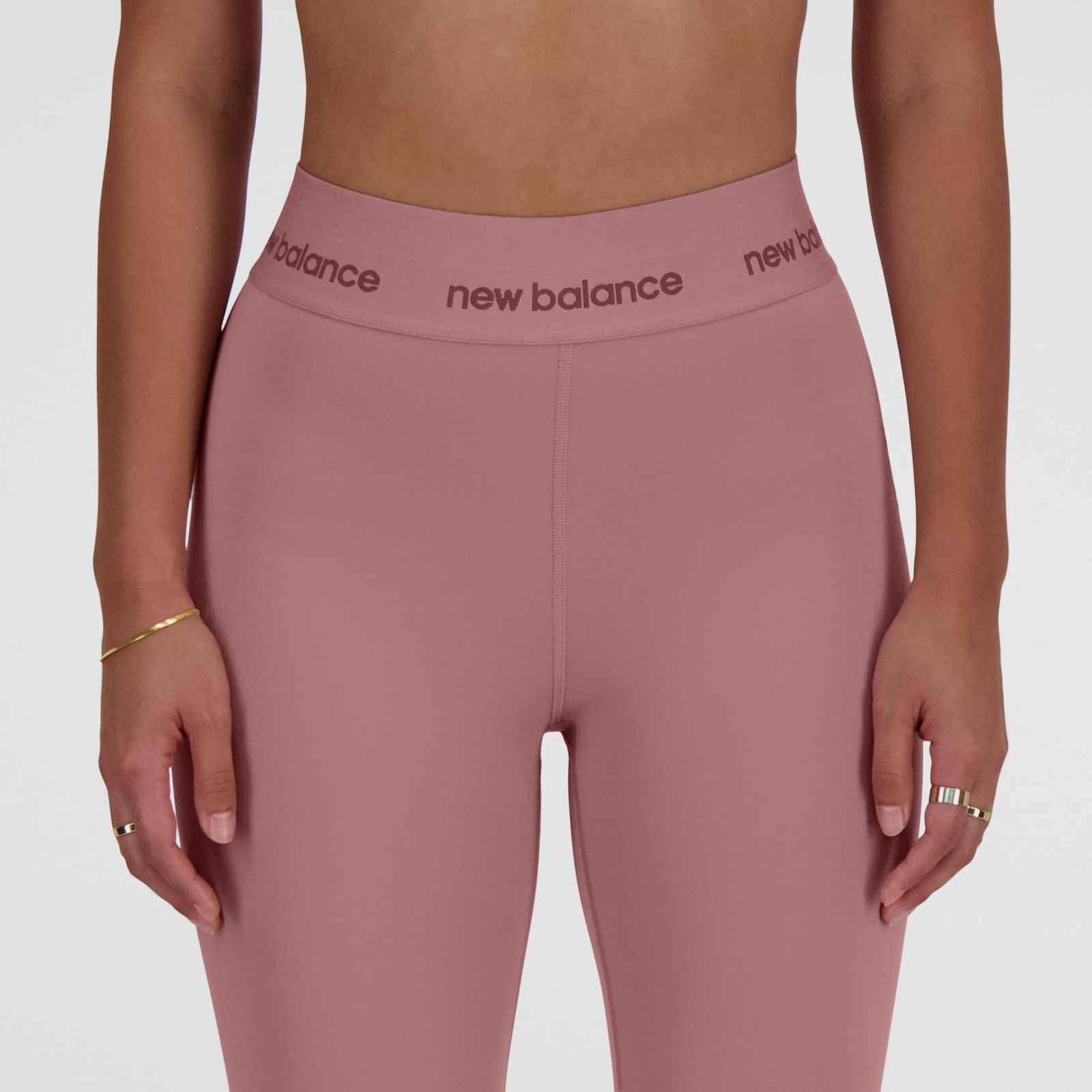 Kimberly usa talle S y mide 170 | Pecho 83cm | Cintura 63.5cm | Cadera 94cm 