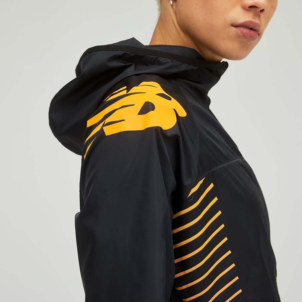 New Balance Campera Reflective Print Accelerate WJ21227, Black/Orange, large