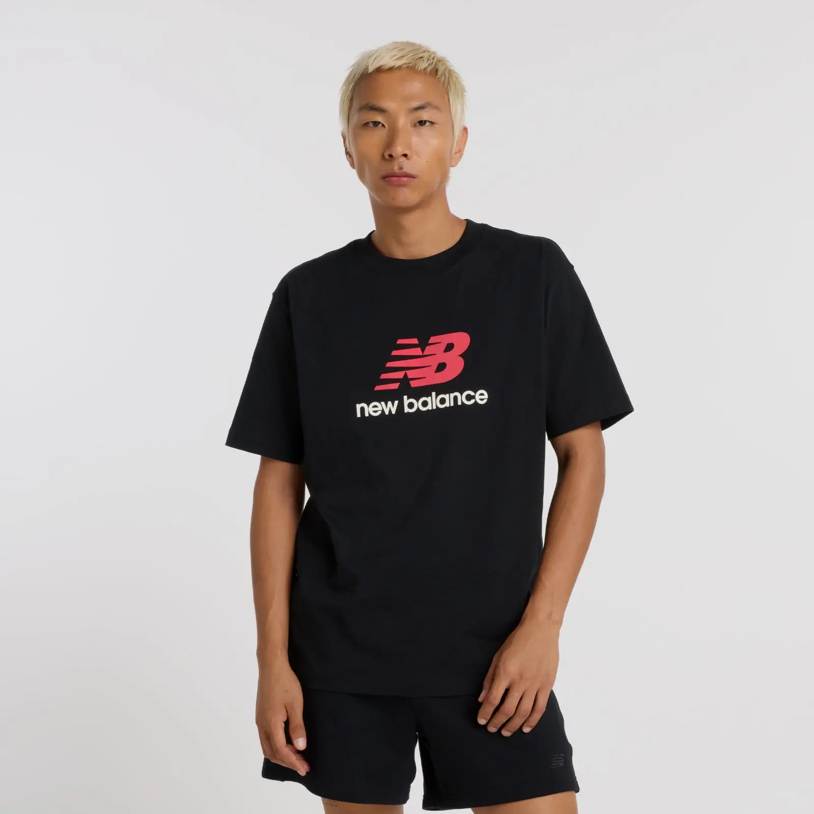 New Balance Remera Athletics Logo T-Shirt MT51500, Black/True red, swatch