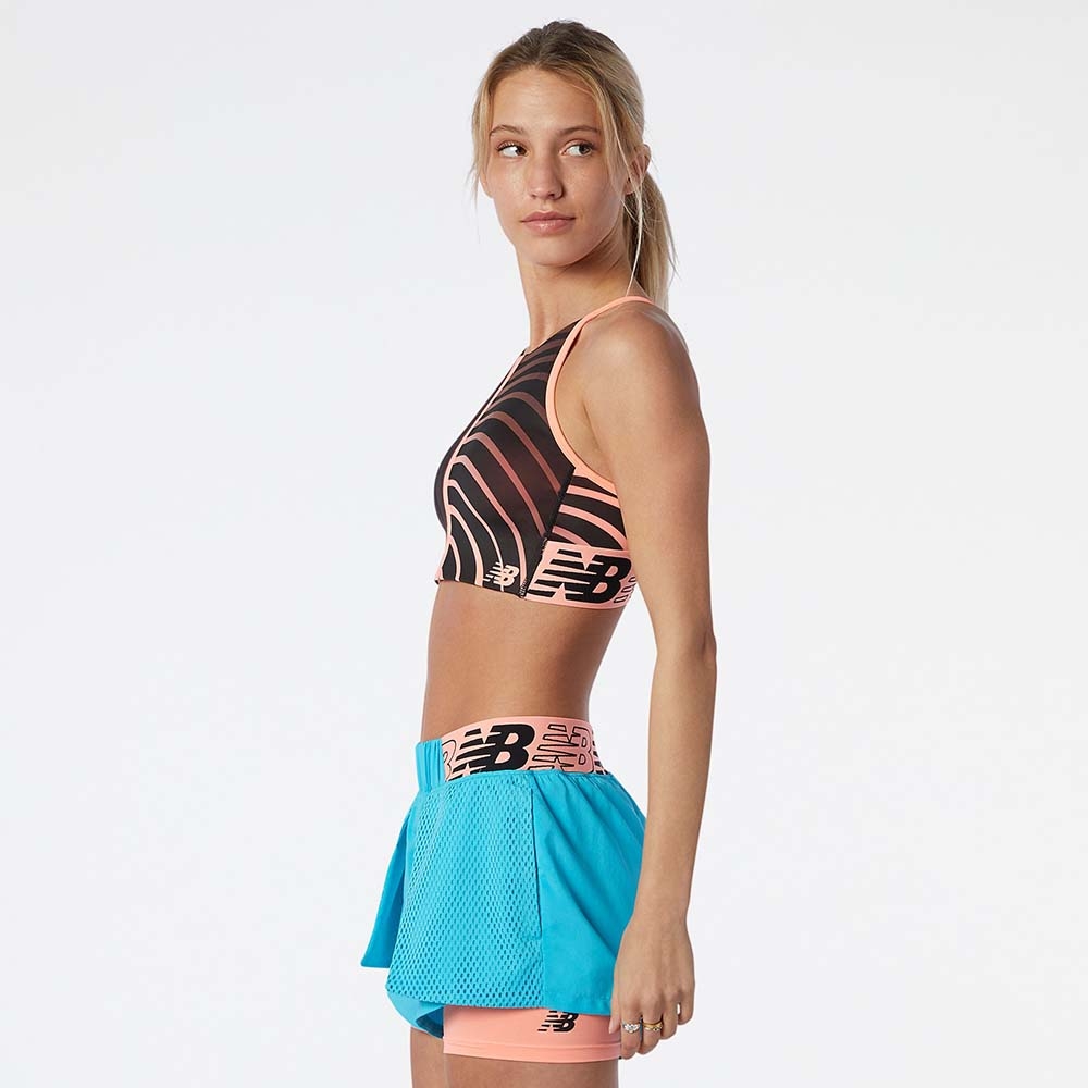 Megan usa talla S y mide 177cm | Pecho 84cm | Cintura 69cm | Cadera 94cm
