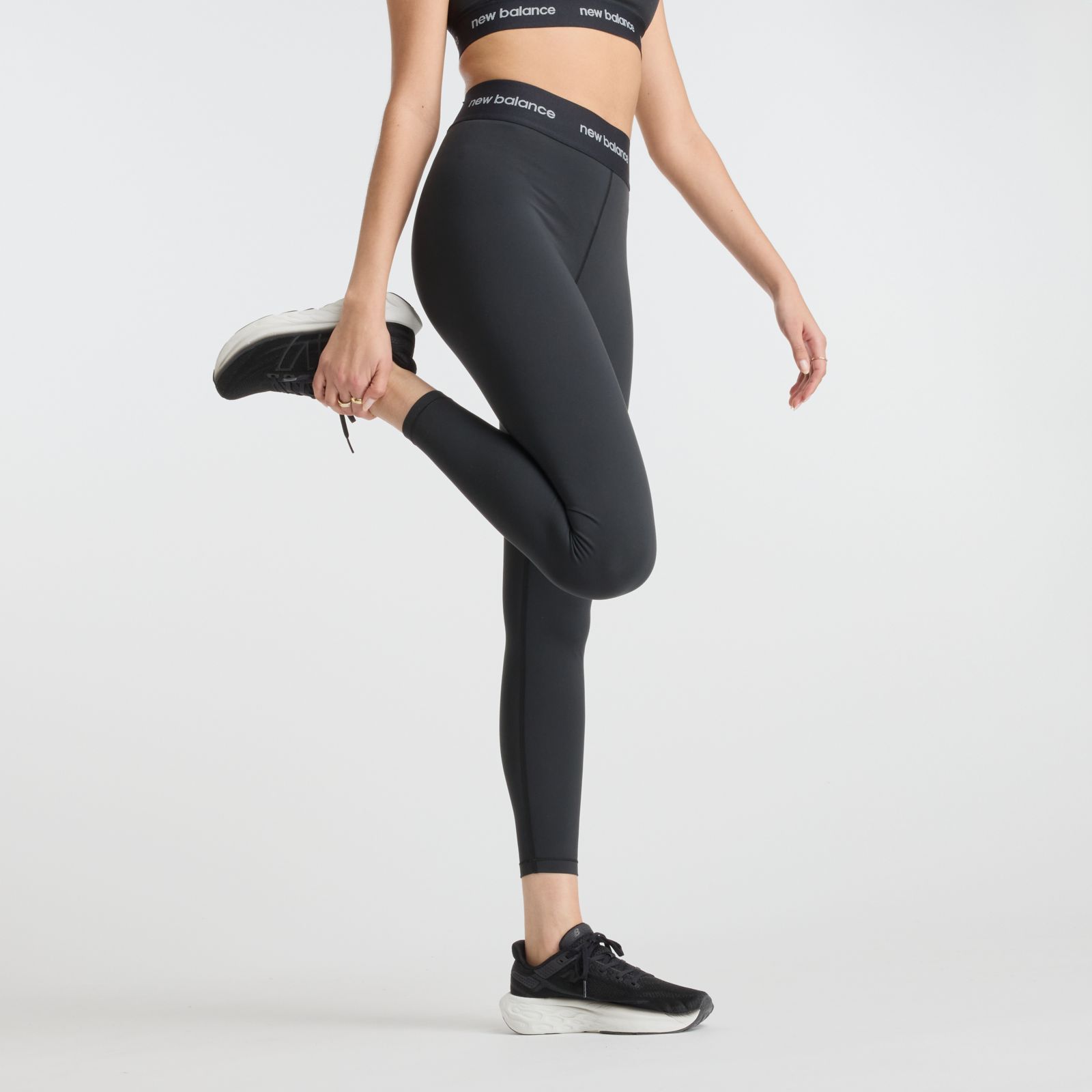 New Balance Calza Sleek High Rise Sport Legging 25" WP41177, Black, swatch