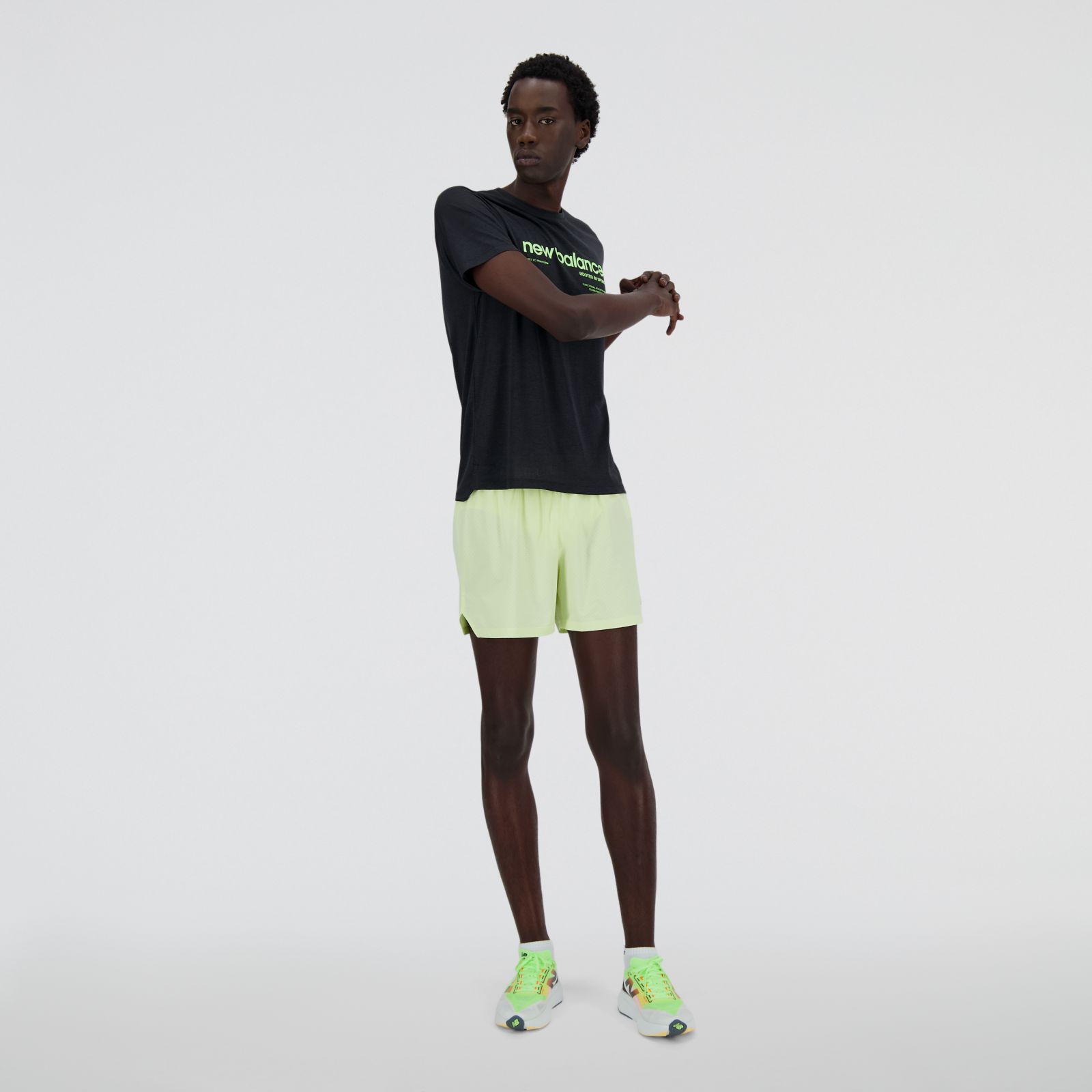 Mohamed usa talle M y mide 190.5cm |Pecho 92.7cm|Cintura 67.3cm |Cadera 97.8cm 