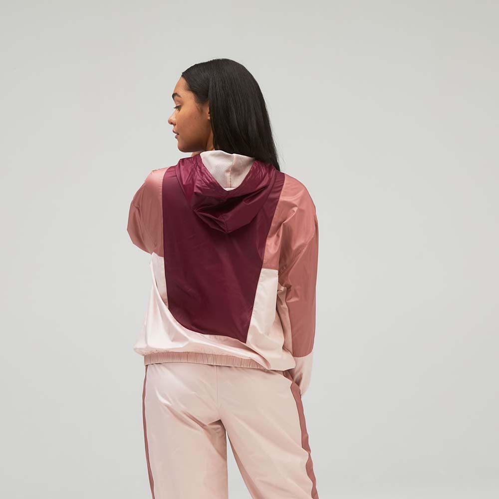 Campera new balance athletics top