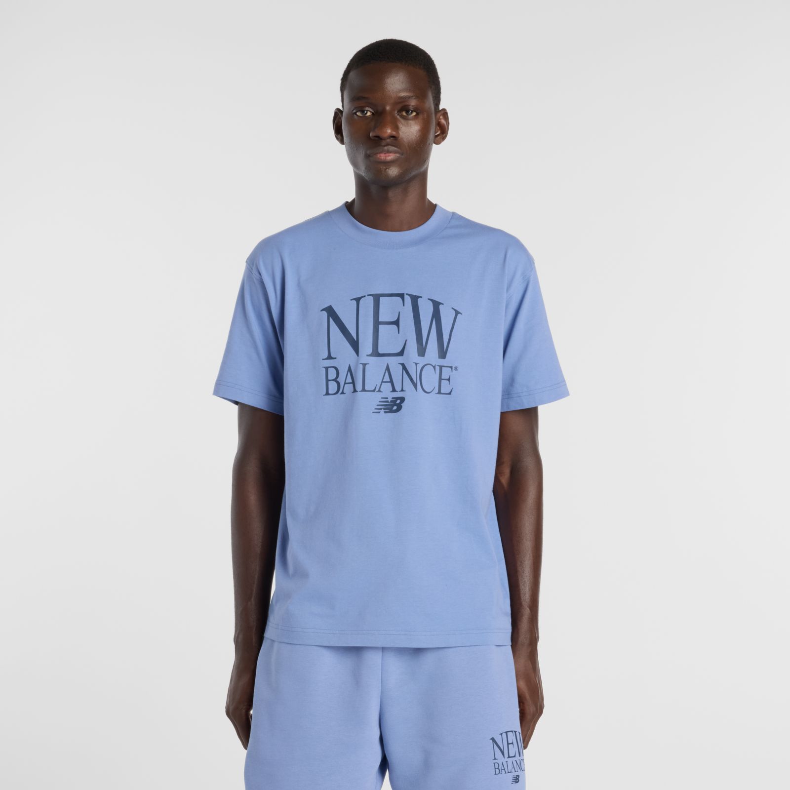 Remera Reimagined Graphic MTA61X6EQ