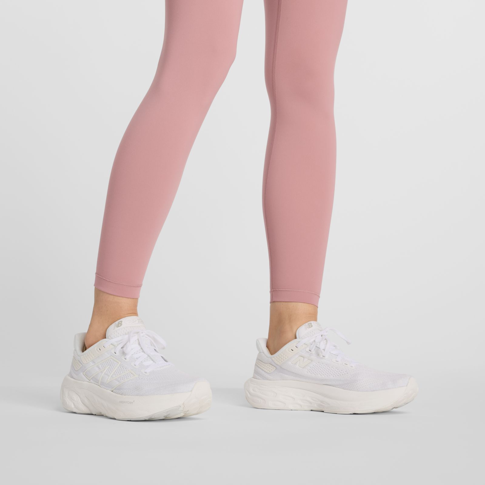 Kimberly usa talle S y mide 170 | Pecho 83cm | Cintura 63.5cm | Cadera 94cm