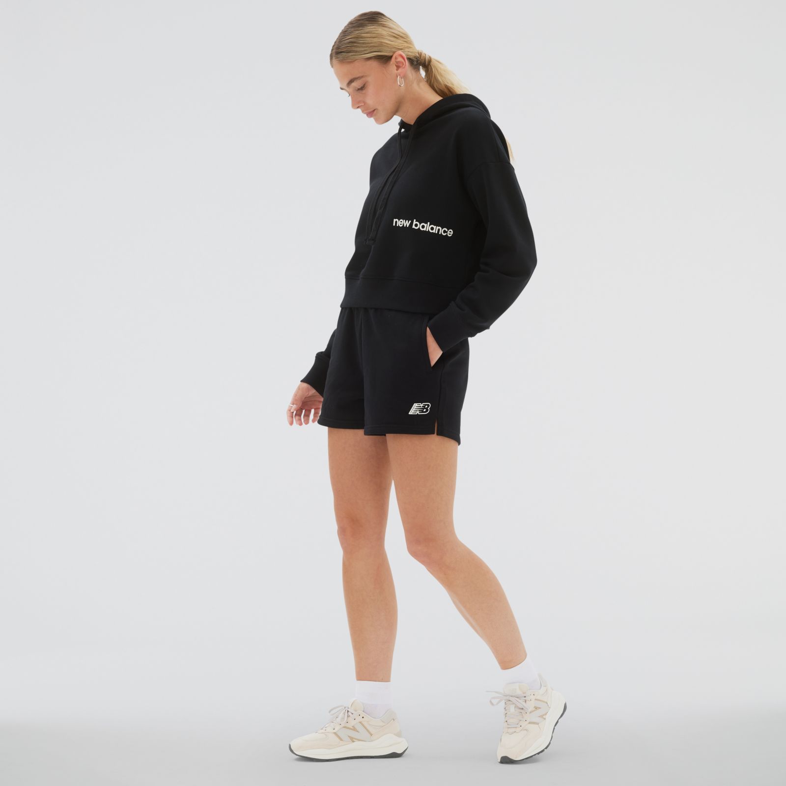 New Balance WT23512BK  NB Essentials Hoodi, Negro, large